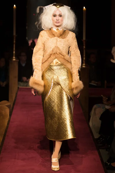 Look 27
